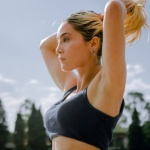 Bras toniques au féminin : le programme d’entraînement simple et motivant pour des résultats visibles