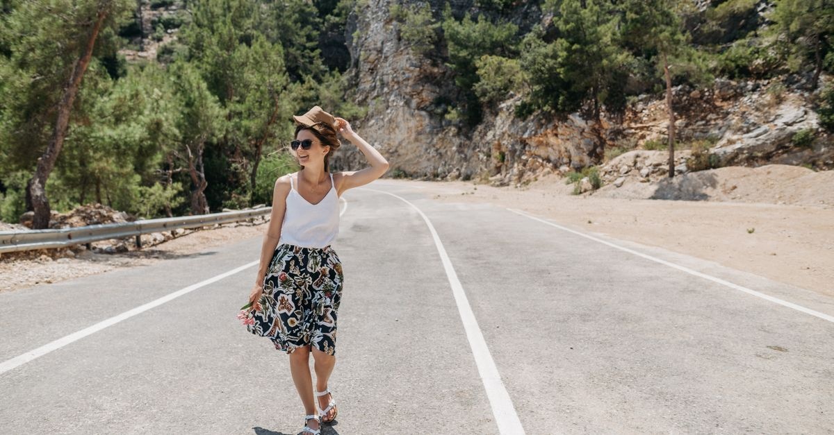 Looks d’Été pour Femme : 10 Idées de Tenues Fraîches, Stylées et Faciles à Adopter