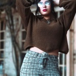 Astuces mode et posture pour gagner quelques centimètres sans talons