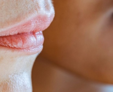 Adieu aux lèvres sèches : 7 astuces simples et naturelles pour les réparer vite