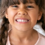 Sourires sans caries : les meilleurs réflexes pour protéger les dents de vos enfants