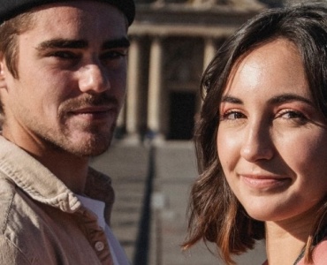 Amour sans âge : comment s’épanouir avec un partenaire plus jeune