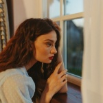 Quand l’amour devient besoin : 10 signaux d’une dépendance émotionnelle à reconnaître