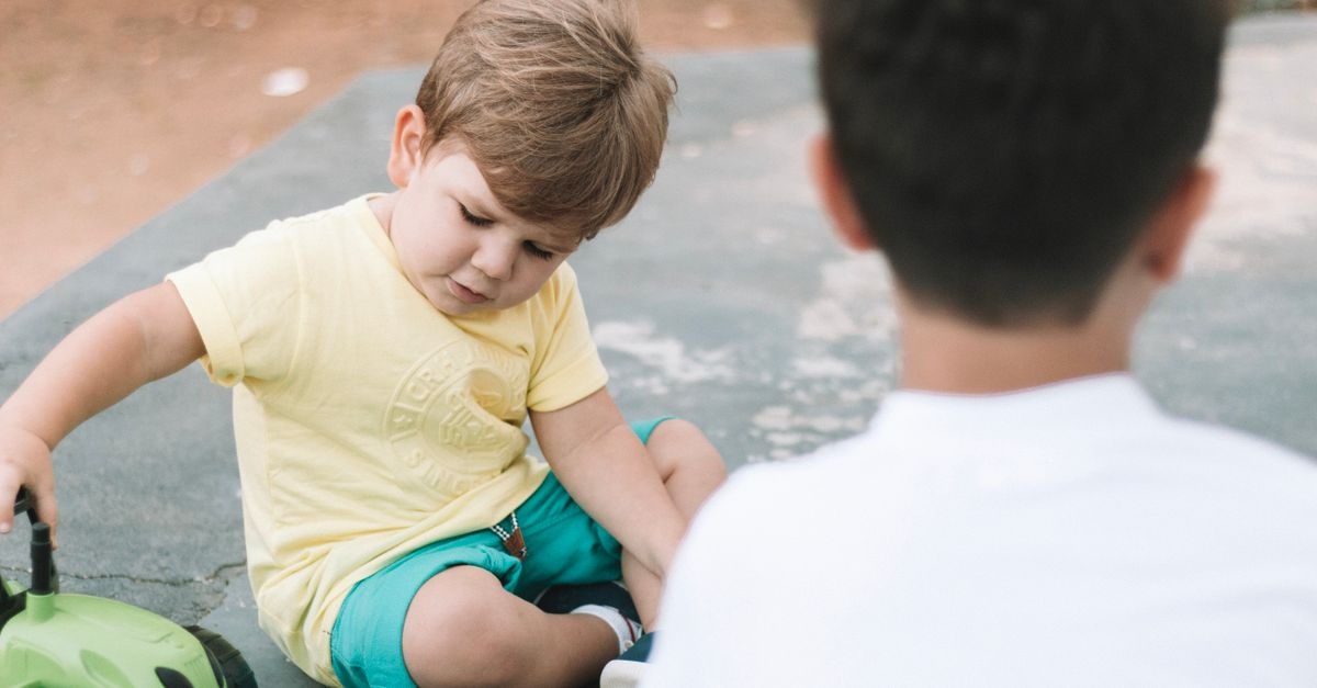 Enfant unique : 10 astuces pour l’aider à se faire des amis et s’épanouir en société