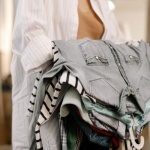 Minimalisme chic : idées de tenues légères pour un look audacieux et élégant