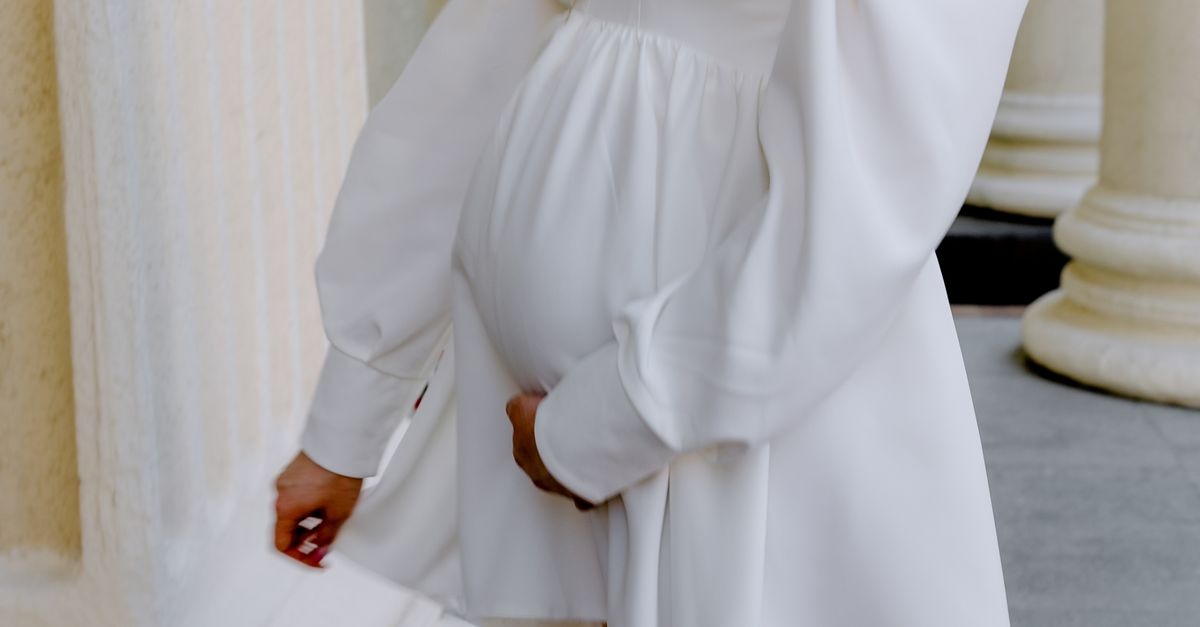 Chic et future maman : 10 idées de looks élégants pour sublimer votre grossesse