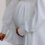 Chic et future maman : 10 idées de looks élégants pour sublimer votre grossesse