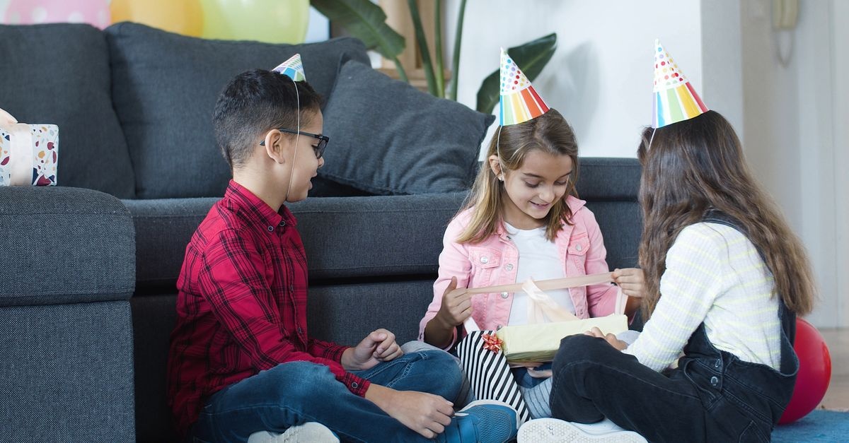 Fêter un anniversaire chez soi : idées magiques pour une journée inoubliable
