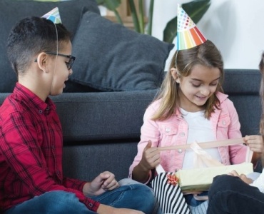 Fêter un anniversaire chez soi : idées magiques pour une journée inoubliable