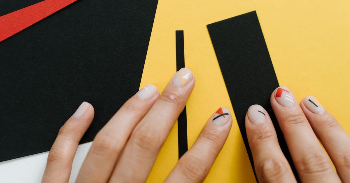 Retrouver la beauté naturelle de vos ongles : formes, conseils et inspirations