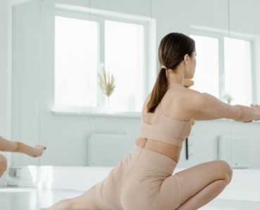 Hanches toniques et mobiles : les meilleurs exercices pour femmes (à faire à la maison)