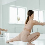 Hanches toniques et mobiles : les meilleurs exercices pour femmes (à faire à la maison)