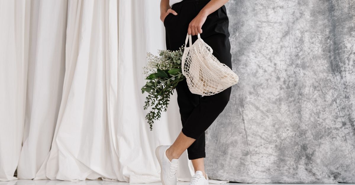 Oser le style urbain : idées de looks tendance avec des baskets