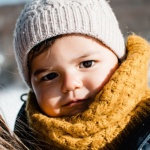 Bébé au chaud : le guide malin pour habiller un nouveau-né quand il fait froid
