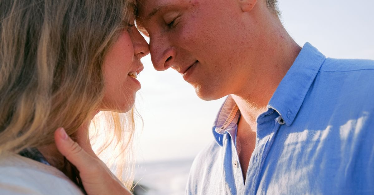 Raviver la douceur au quotidien : 10 gestes de tendresse qui renforcent votre couple