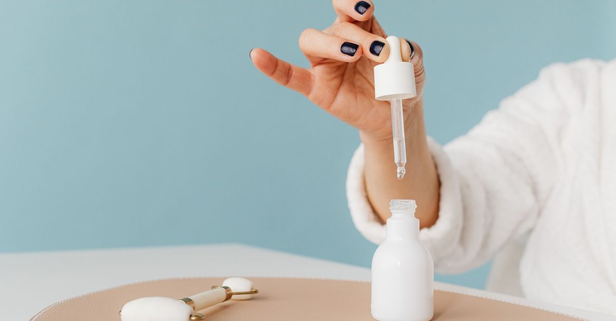 Crème ou sérum : lequel choisir pour une peau éclatante au quotidien ?