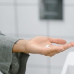 Après la douche : le rituel simple pour une peau parfaitement hydratée