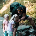 Aventure en montagne en famille : idées et astuces pour une escapade inoubliable avec les enfants